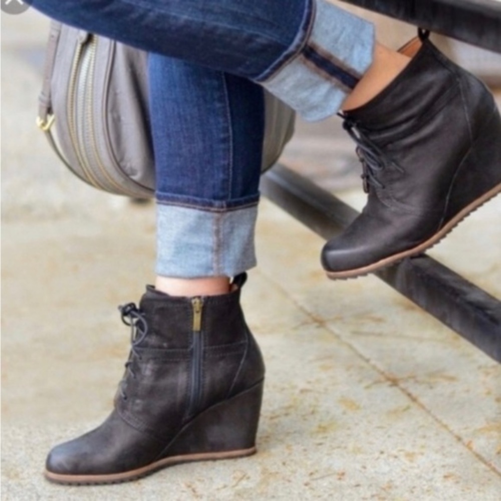 Grey leather Wedge Ankle Bootie genuine leather size 8.5